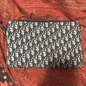 Stylish Patterned Wristlet